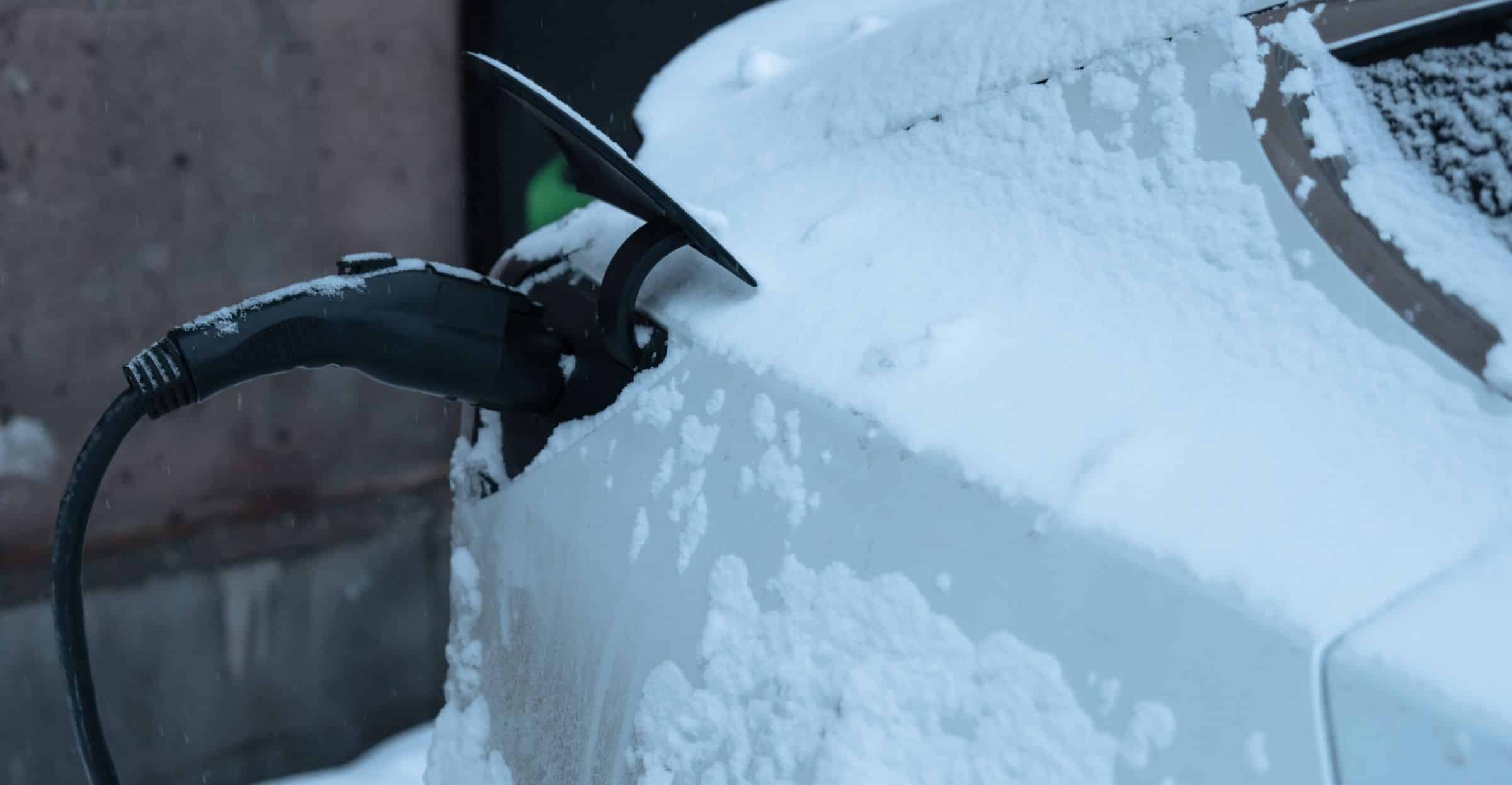 How Cold Temperatures Affect EV and Hybrid Car Range